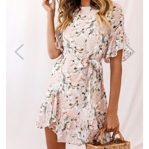Worn Once Selfie Leslie Floral Print Dress